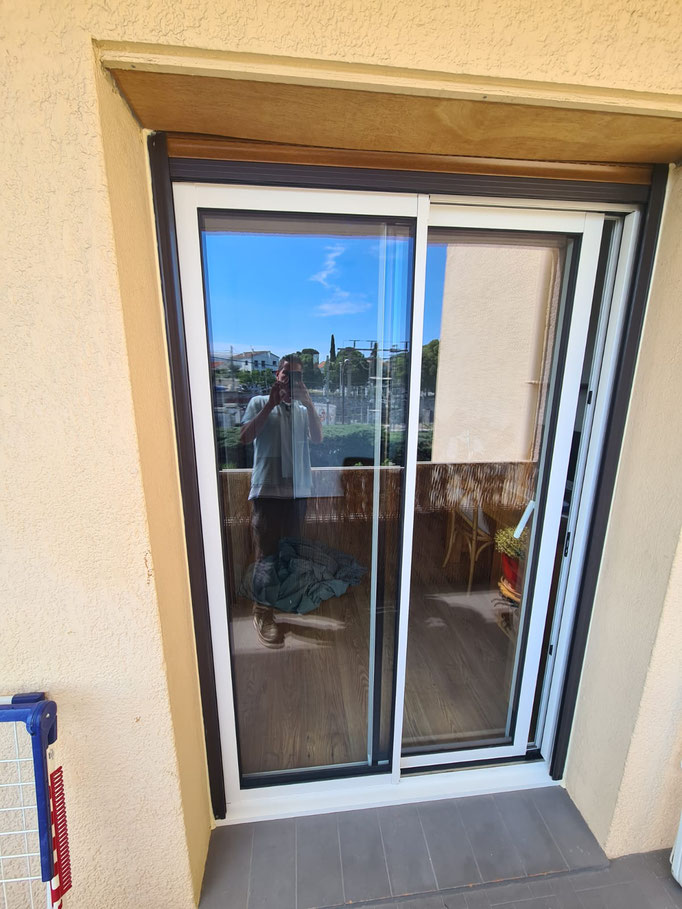 Baie vitrée coulissante : en aluminium Mai 2024 sur mesure de chez Altiva Pro Menuisier à Toulon