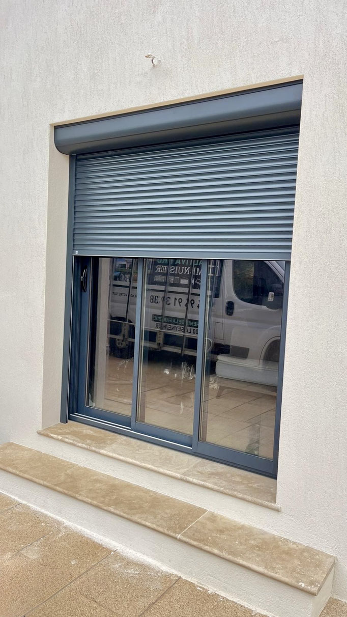 Volets Roulants: électrique 2025 sur mesure en rénovation de chez Altiva Pro Menuisier  La Seyne Sur Mer 83500