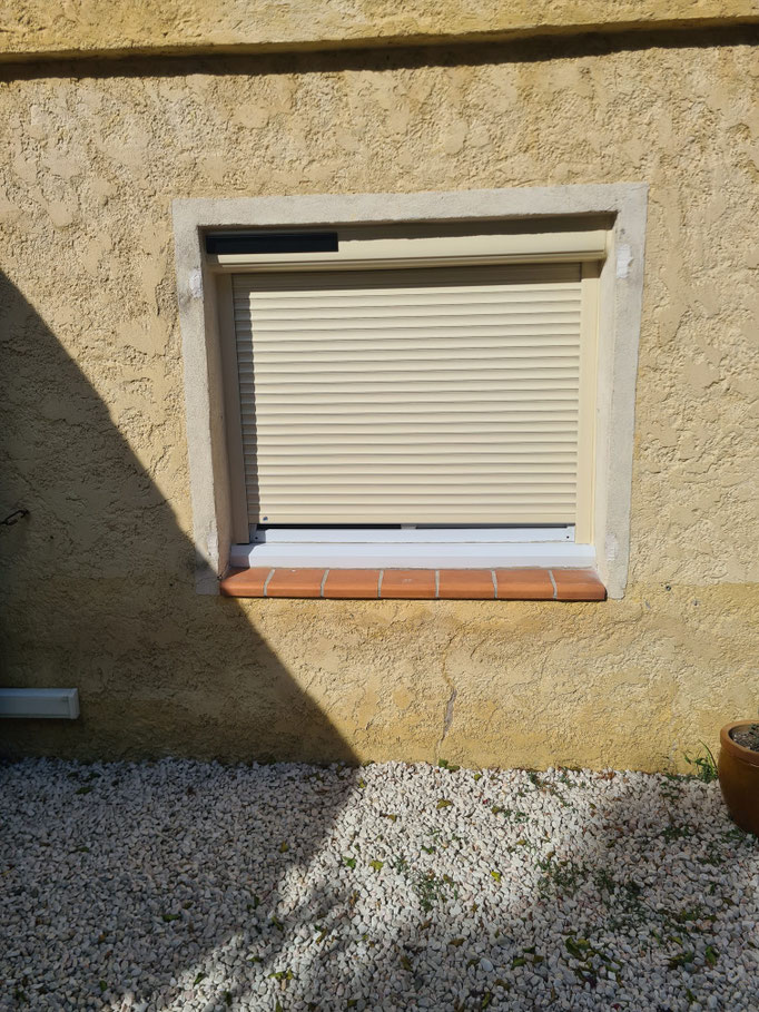 Volets Roulants: électrique, solaire, aluminium 2023-2024 sur mesure en rénovation de chez Altiva Pro Menuisier La Seyne Sur Mer 83500