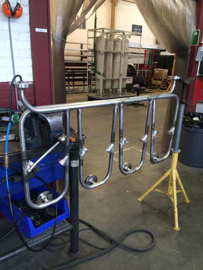 Manifold fitwerk