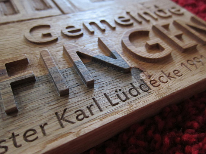 Rathaus Öfingen Geschenk für Karl Lüddecke / kreativ-fraesen