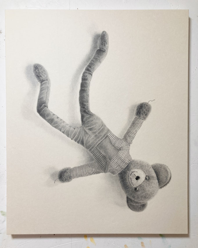Sweet Bear / くまちゃん　Pencil, oil on paper, panel　652×530mm（F15）2024