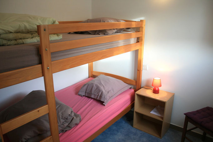 Chambre 3 chalet la perche : 2 lits superposés 1 personne