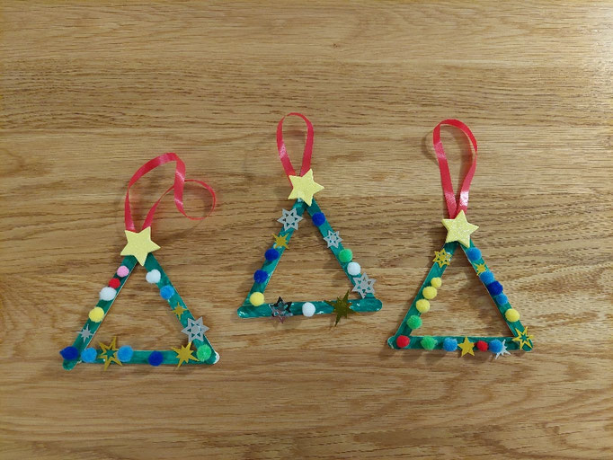 Weihnachtdeko :kleben können auch die Kleinsten schon !