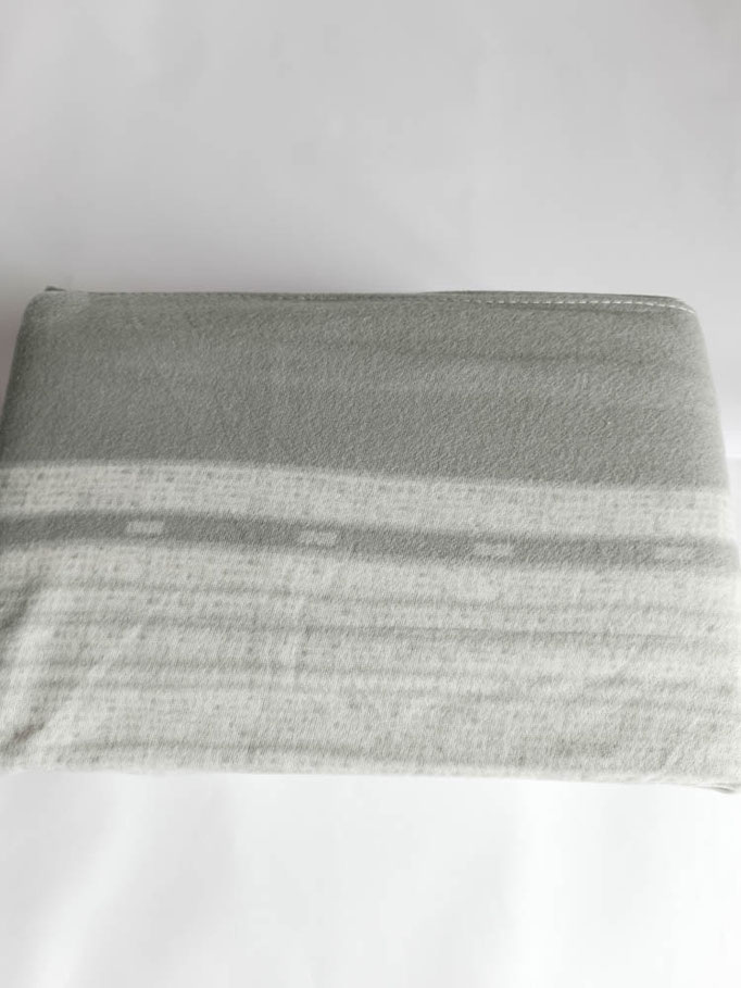 Completo lenzuola Irge in soffice pile matrimoniale fantasia borbonese. Col.Grigio. B046