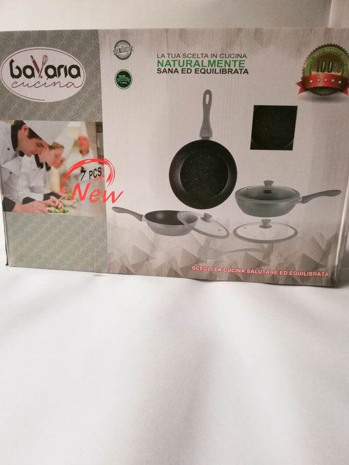 Set padelle antiaderente con pietra lavica e con coperchio più spatola. Col.Grigio. B740