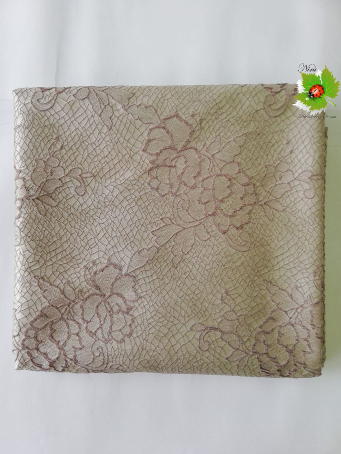 Scampolo tessuto jacquard dis. rose 280x280 cm. Col.Beige. B235