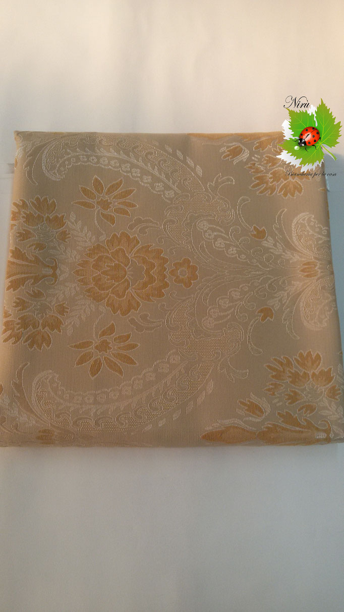 Scampolo tessuto damascato Dis.Fiori 280x280 cm . Col.Beige.A864