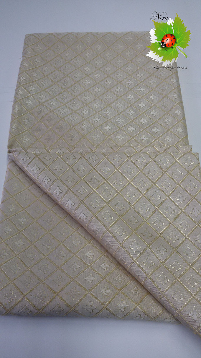 Scampolo tessuto damascato 280x280 cm.Col.Panna.Art.A424