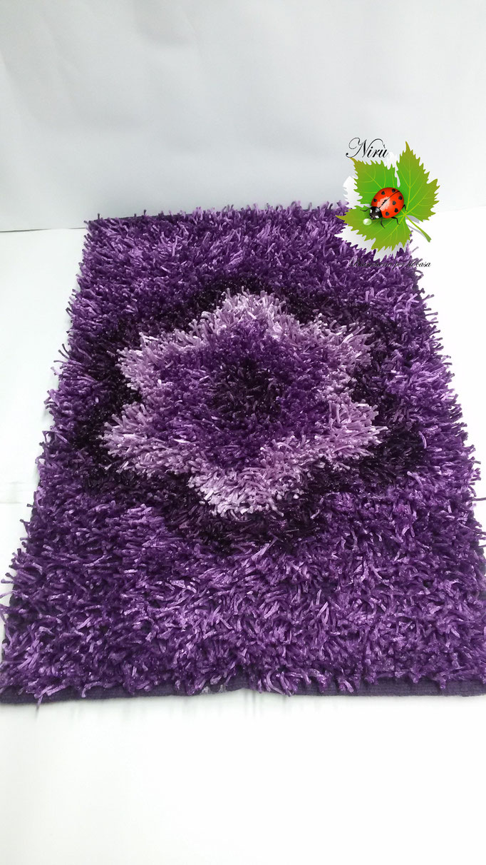 Tappeto Shaggy rettangolare con Fiore centrale 100x150 cm. Col.Viola. Art.A721