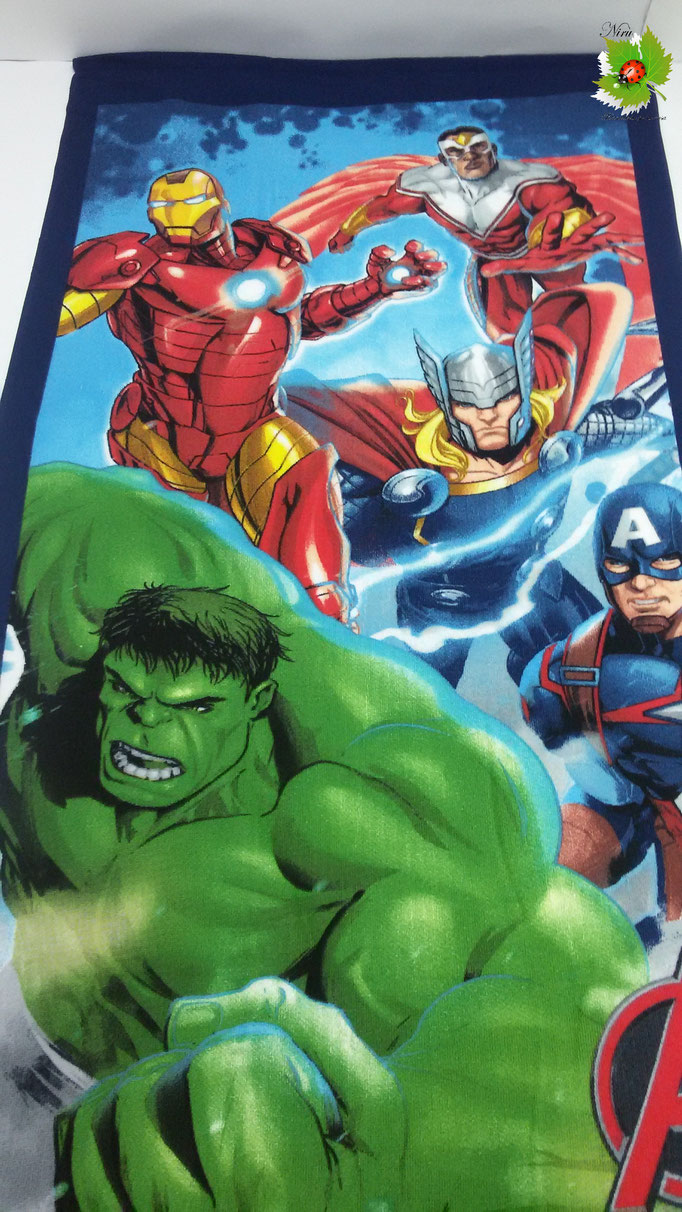 Telo mare o piscina Avengers Marvel di spugna di cotone 70x140 cm.Art. A603