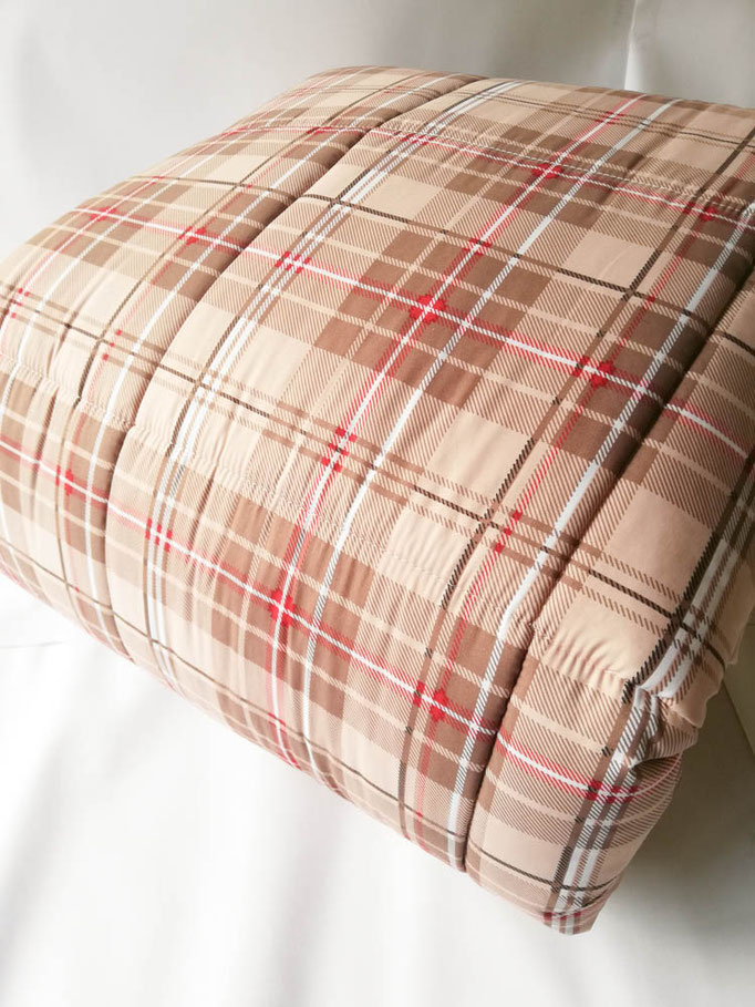 Trapunta piumone matrimoniale invernale scozzese Laura Blasi. Art.Tartan. Col.Beige. B935