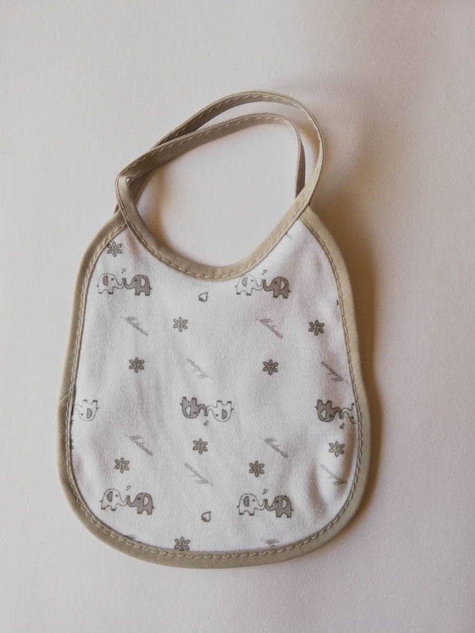 Set 6 pezzi bavetta in cotone spugna per neonata stampato con laccetto. Col.Grigio. C061