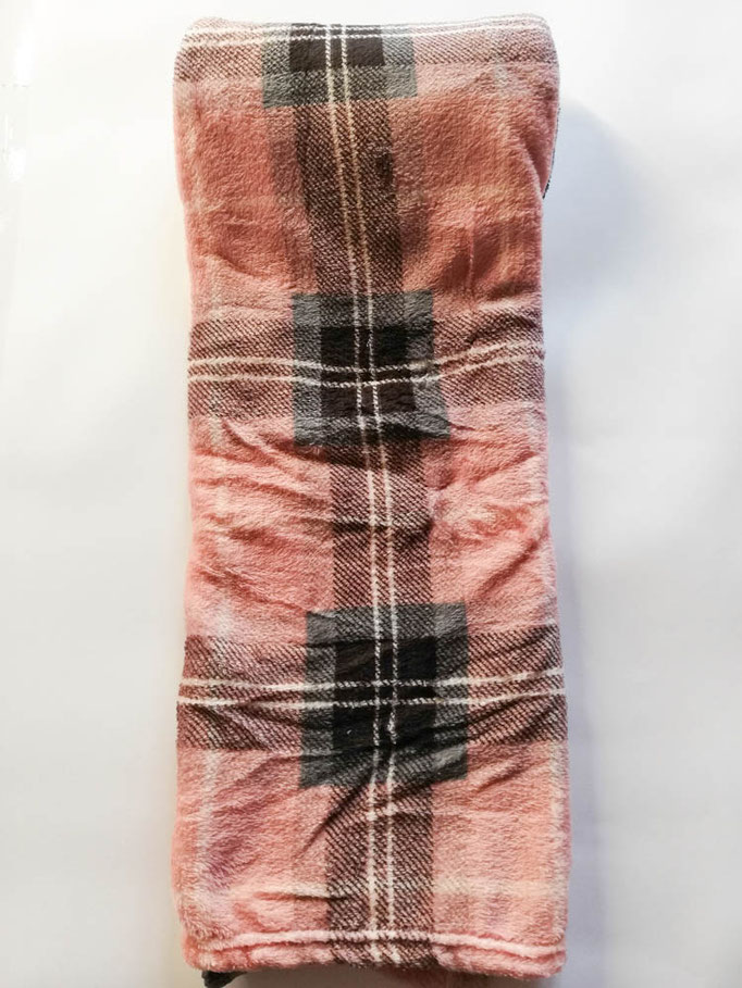 Coperta plaid in pile singolo 110x140 cm in coral. Art. Scozzese 2. Col.Rosa. D63