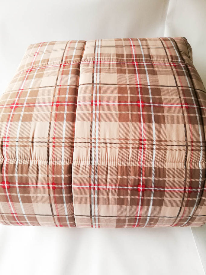 Trapunta piumone matrimoniale invernale scozzese Laura Blasi. Art.Tartan. Col.Beige. B935