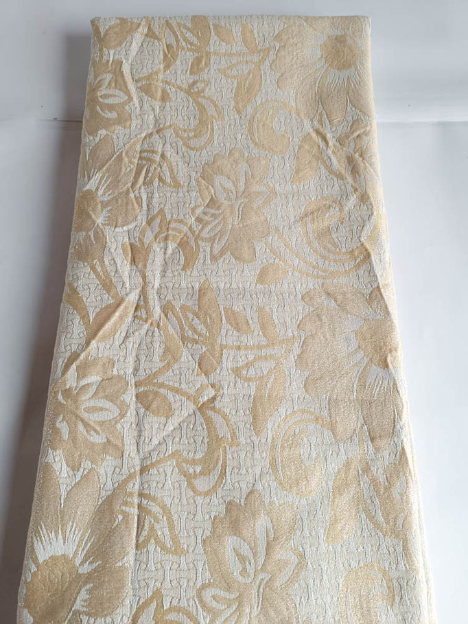 Scampolo di tessuto damascato in gobelin fantasia con fiore in jacquard 280x280 cm. Col.Beige. A732