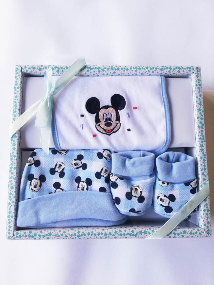 Set regalo cappellino, scarpine e bavetta neonato prima nascita Disney in cotone. Col.Celeste. C099