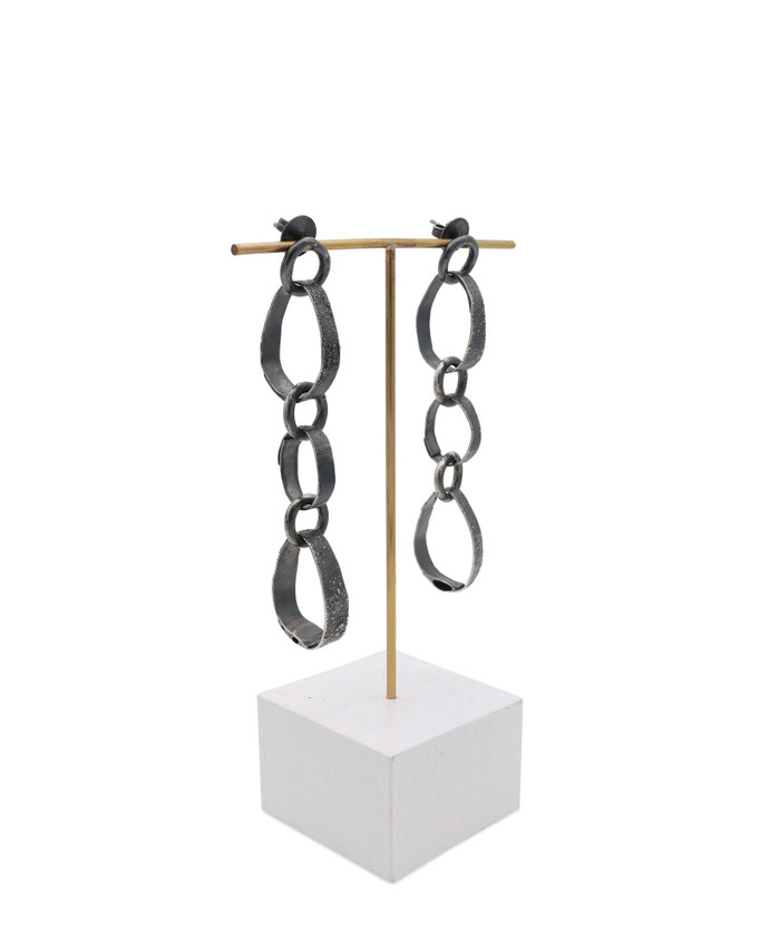 Michelle Kraemer - Ohrringe "Big Chain" aus der Serie SEGMENTS - Silber geschwärzt