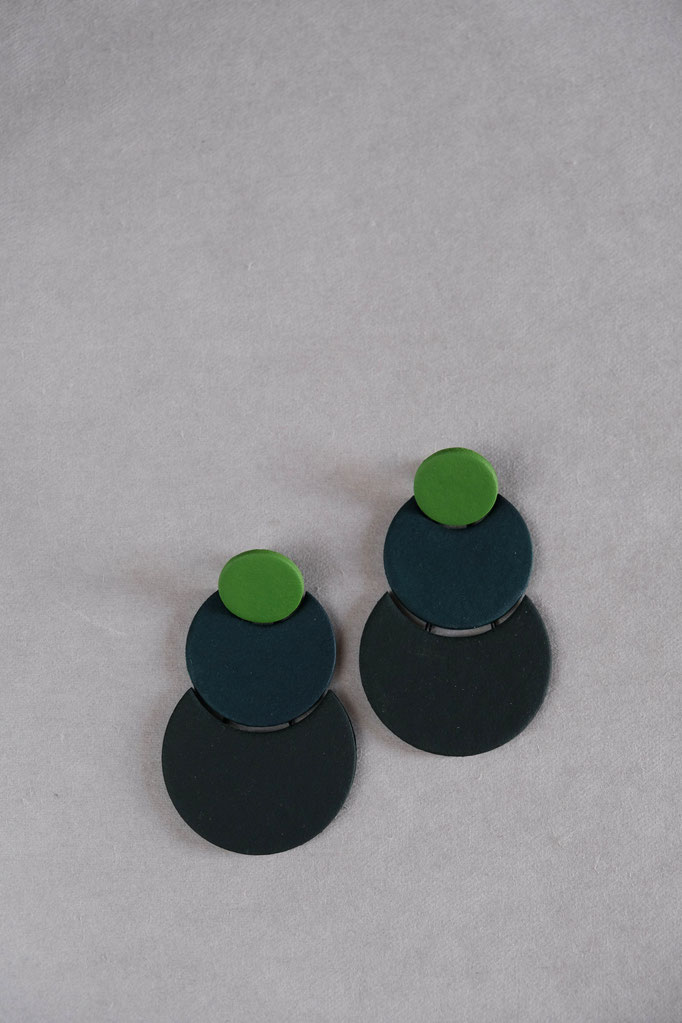 Disko earrings triple green shades 7,5 cm sterling silver post