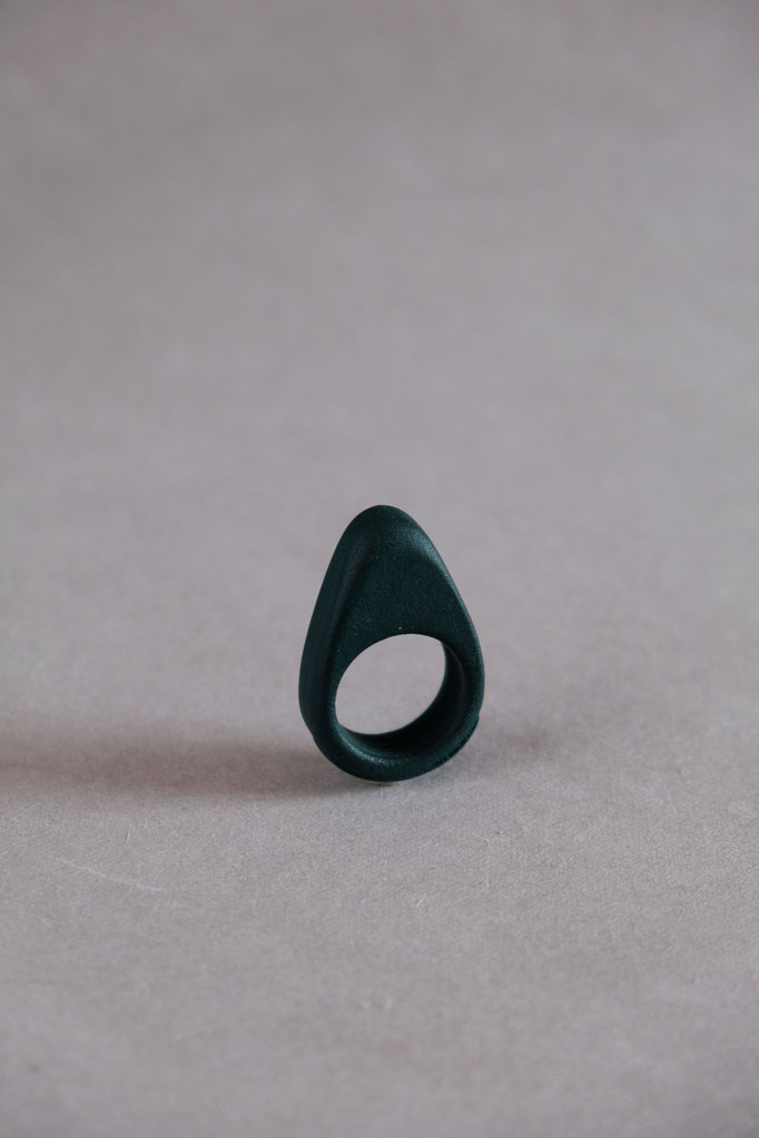 Roxy ring forrest green Ringsizes 18mm, 20mm and 22mm