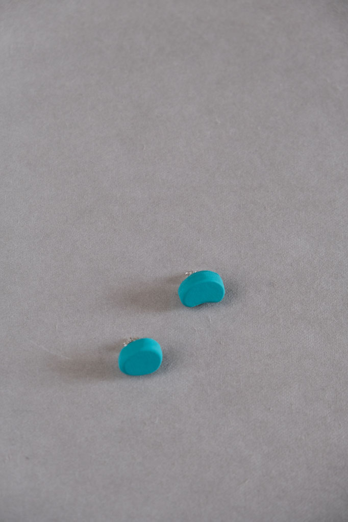 Roxi earrings tiny button turquoise 1,5cm sterling silver post