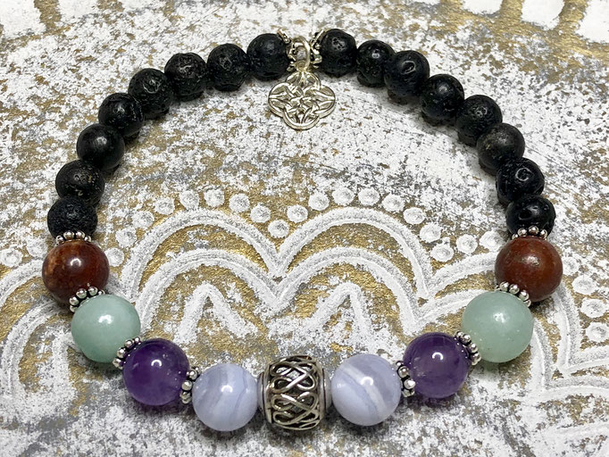 Armband mit einer Steinkombination und Lava
