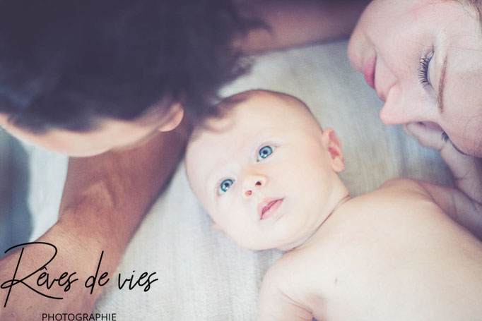 shooting naissance, photographe Sens, Yonne, bébé, photo naissance, regards, détails 
