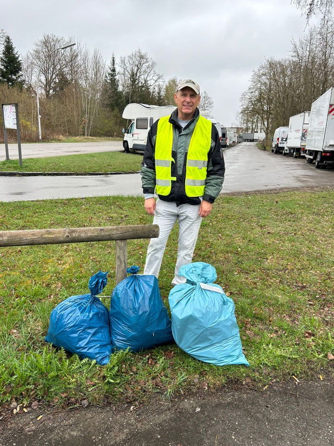 12.04.2026 zu zweit und drei Säcke Müll