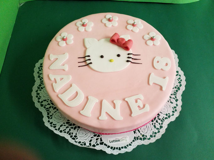 Hello Kitty Torte
