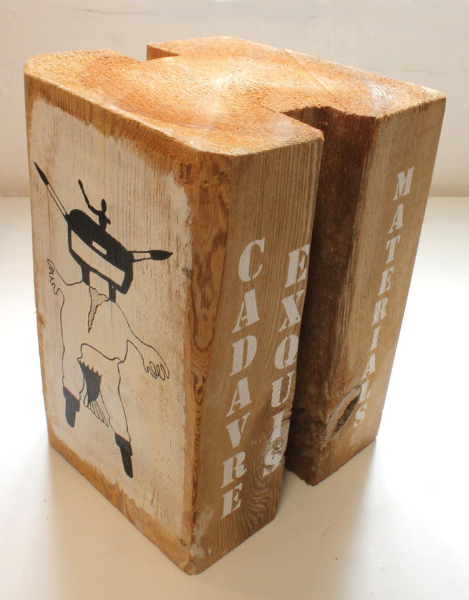 Siebdruck auf einer Holzpfette in der Craftschöpferey.