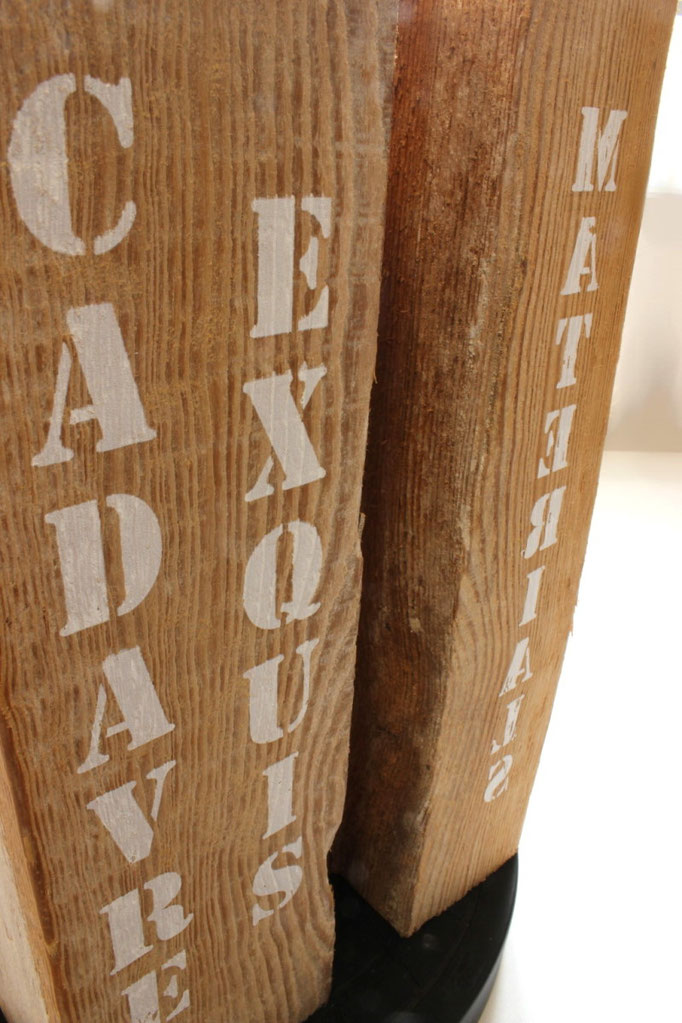 Siebdruck auf einer Holzpfette in der Craftschöpferey.