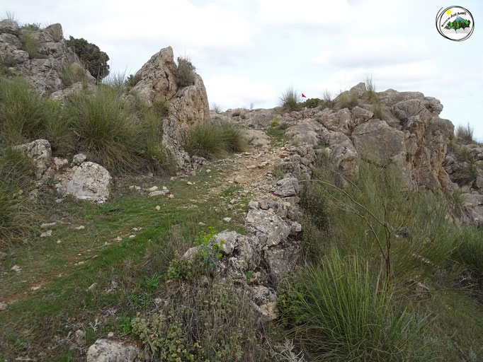 Camino viejo, con mampostería en algunos tramos. Barranco Pizarro (Topónimo Barranco del Herrero y Paso de las Hoyas)