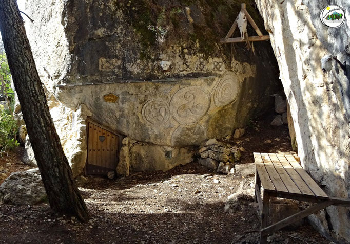 Cueva o refugio del Yedrón