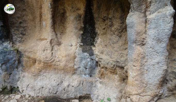  Visitamos los Petroglifos del abrigo del Toríl