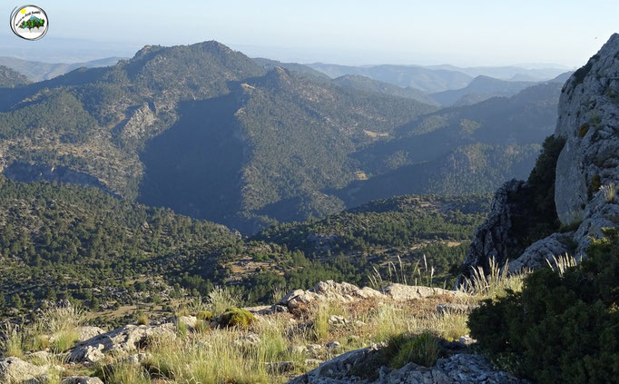 Cerro de Santa María con la caseta de los Morrones, el Pelegrín, lancha Limas....