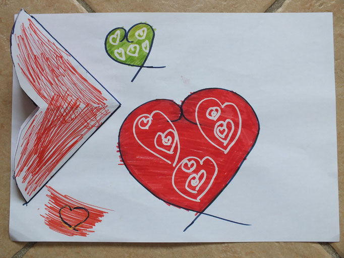 Pour la Fête des Pères : dessin au feutre + pliage papier en forme de coeur qui s'ouvre en fleure