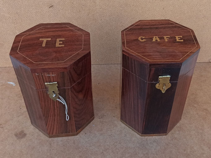 Botes madera con adorno latón Té y café. 15x10x10