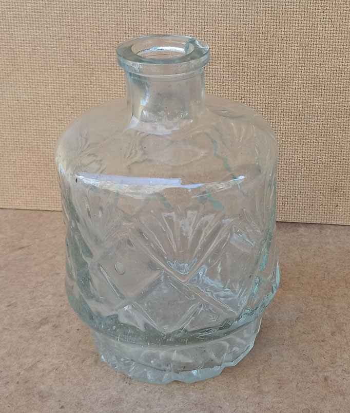 Botella cristal relieve
