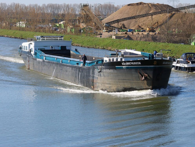 Motorbeunschip Krabbenkreek met ENI-nummer 02324672