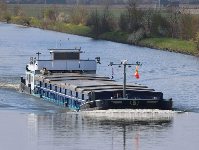 Motorvrachtschip Helena-Jantine met ENI-nummer 02314002