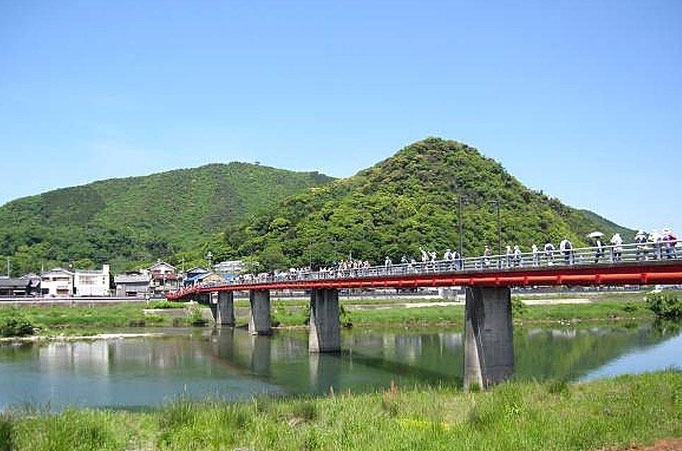 鶏籠山と旭橋