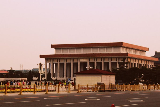 Das Mao Mausoleum auf dem Platz des Himmlischen Friedens