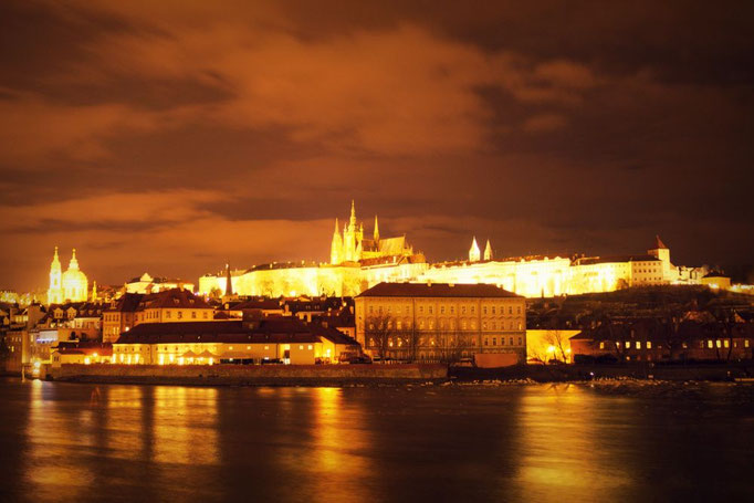 Prag bei Nacht