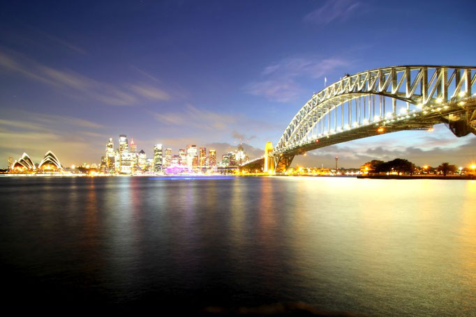 Blick auf Opernhaus und Harbour Bridge, Sydney