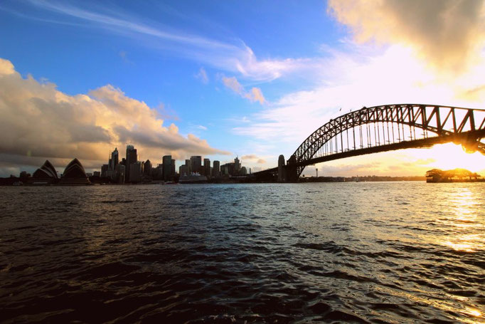 Blick auf die Harbour Bridge in Sydney
