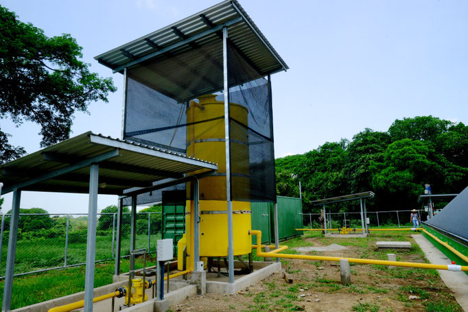 Planta de biogas - biodigestor biogas - covered lagoon digester - construido en El Salvador
