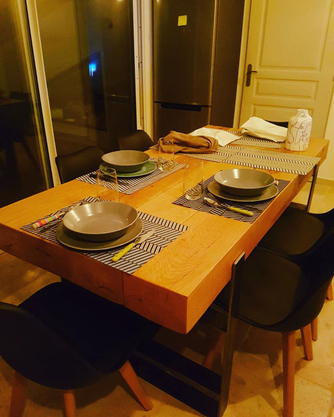 TABLES SUR MESURE EN CHÊNE MASSIF 