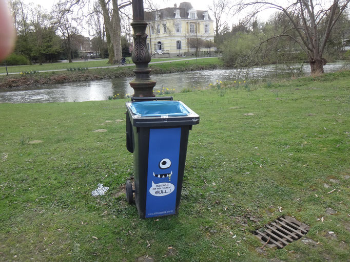 Stellwerk-Müllfresser auf der Stadtparkinsel im Stand by Modus