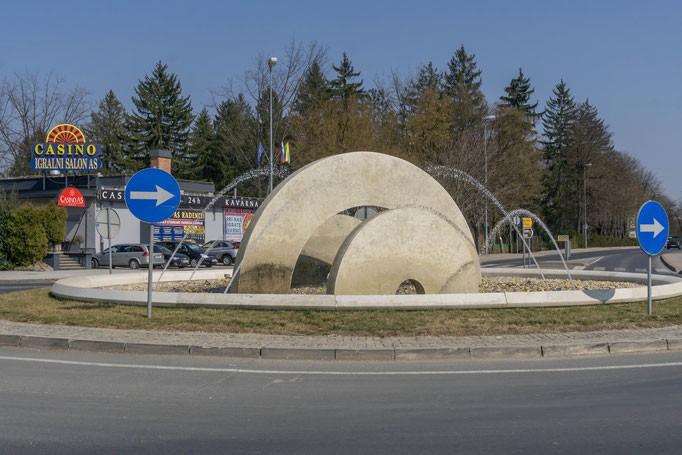 Springbrunnen im Kreisverkehr