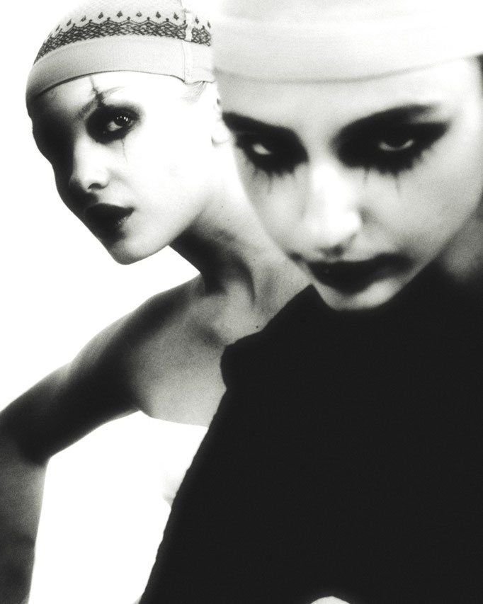 Hube Magazine photographe Maxime Andonis Styliste Eva Sylatsa